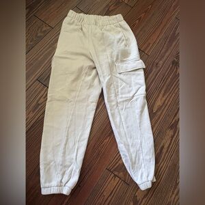 GAP Women's Cream Cargo Pants